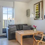 شقة 2 Bedroom Lovely In Aakirkeby Åkirkeby