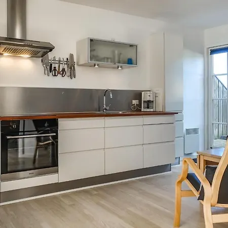 2 Bedroom Lovely In Aakirkeby Apartmán *