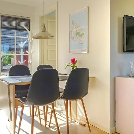 2 Bedroom Lovely In Aakirkeby Åkirkeby
